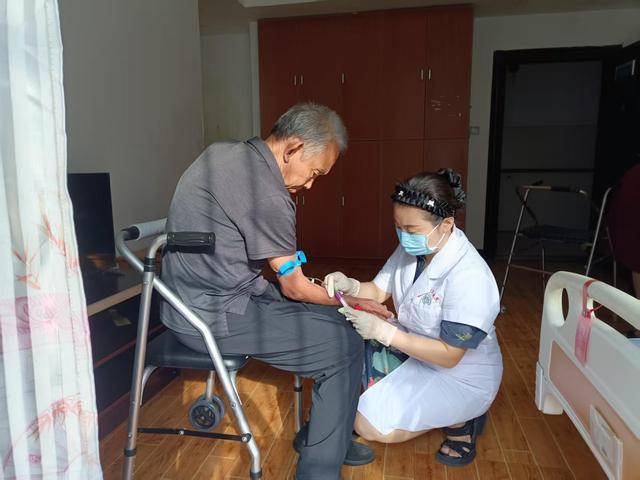 【我为群众办实事】旬阳市城关镇中心卫生院：老年人体检增设新项